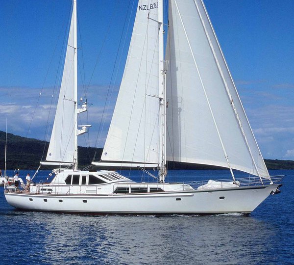 Pacific Eagle Yacht Charter Details, Alloy Yachts | CHARTERWORLD Luxury ...